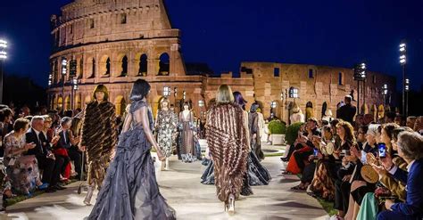 corriere della sera roma fendi|Fendi Couture, strati di cultura romana .